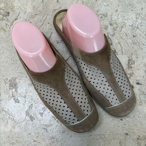 Sesto Meucci Low Heel Flat Slide Slip On Clog Mule Suede Hovercraft Size 10M